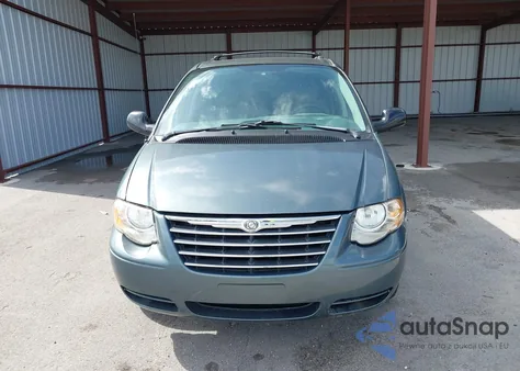 2007 Chrysler Town & Country Touring from USA, damaged, VIN 2A4GP54L67R139863
